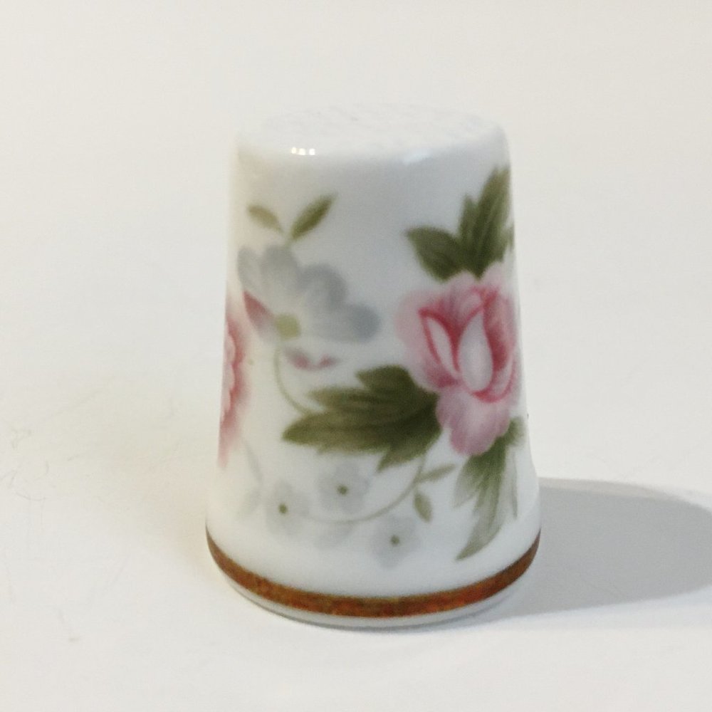 Minton Thimble Pink Floral Green Leaves White Gold Trim Fine Bone China England